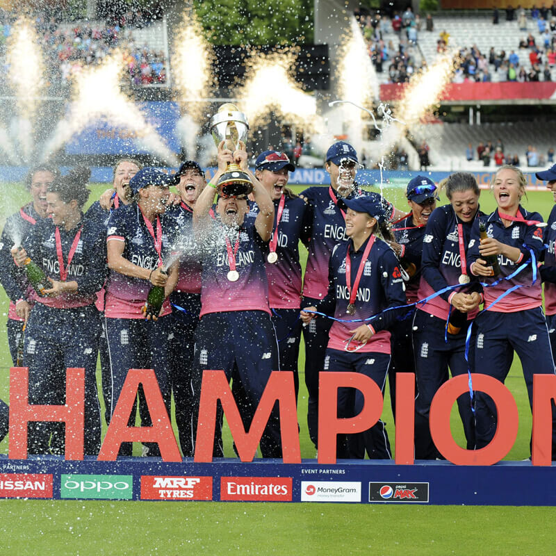 A photo of the triumphant England team lifting the trophy at the ICC Women's Cricket World Cup 2017