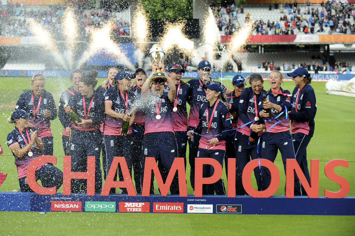 A photo of the triumphant England team lifting the trophy at the ICC Women's Cricket World Cup 2017